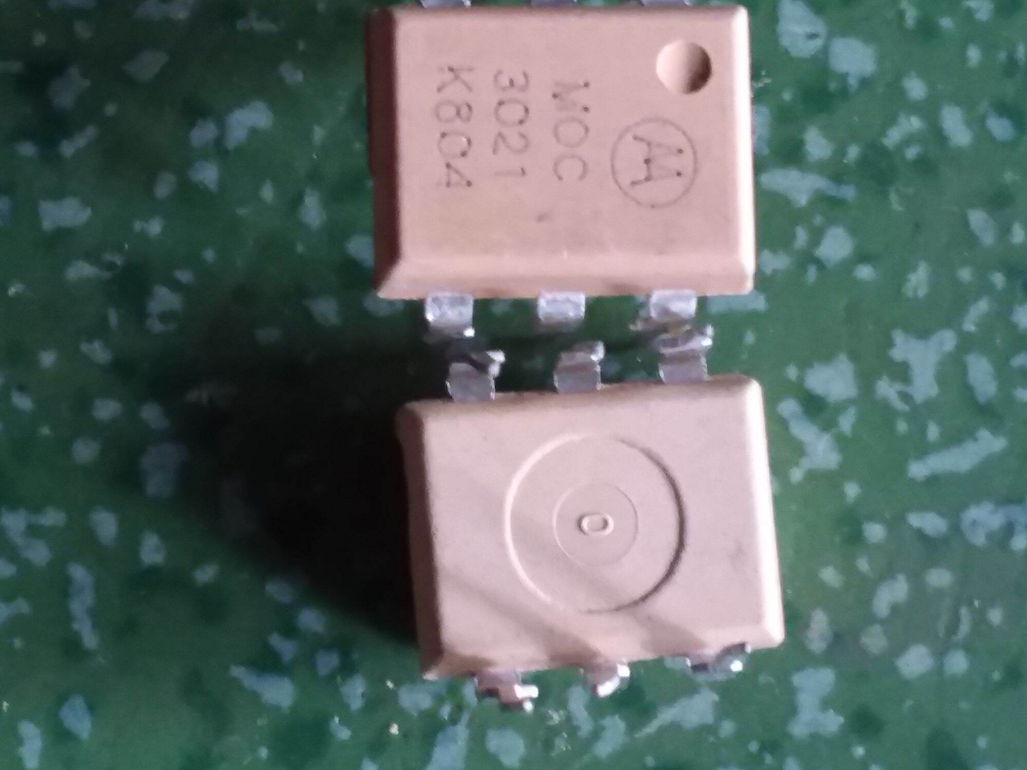 1 LINH KIỆN IC MOC3021