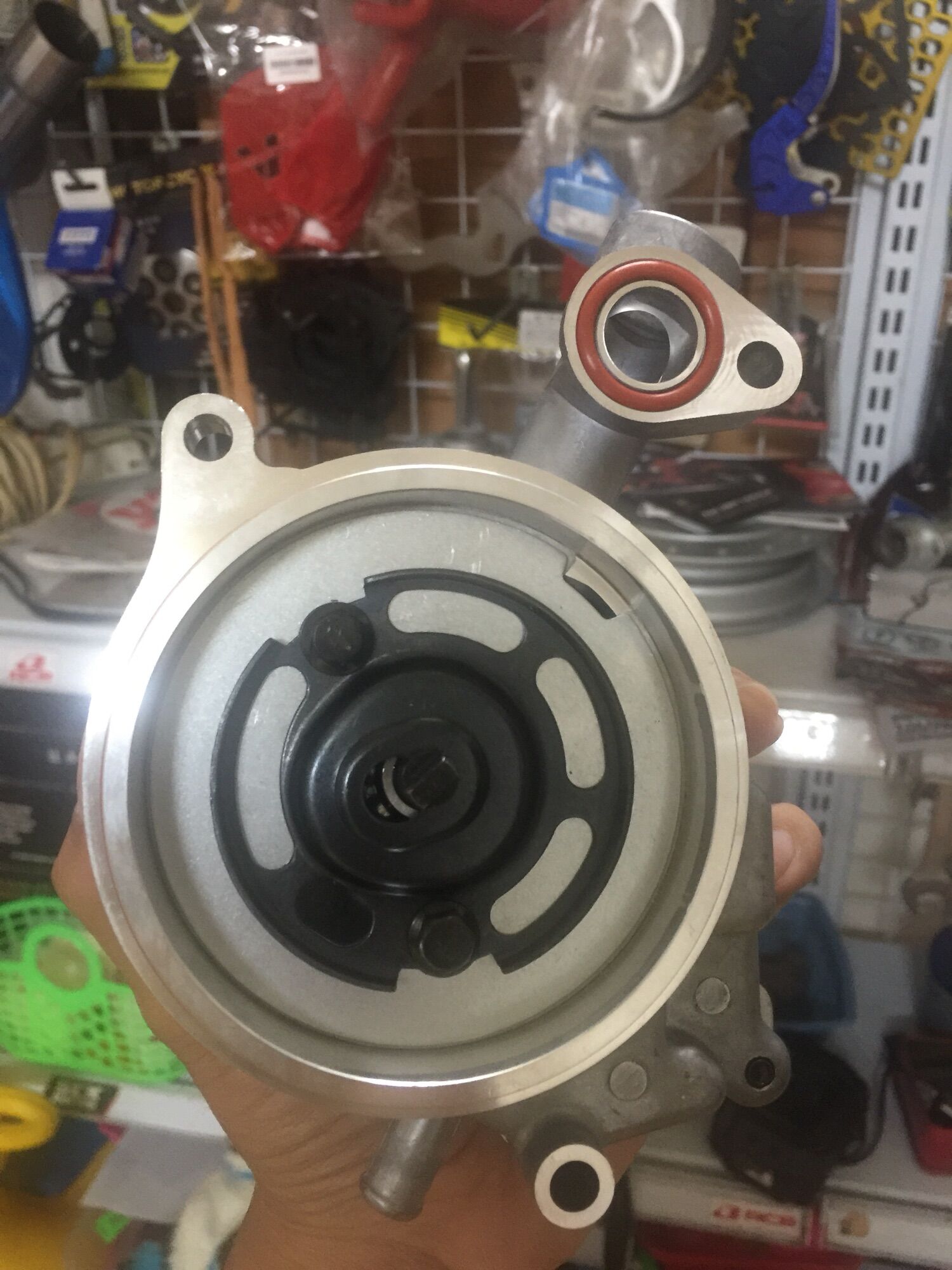 Bơm nước lớn Ta racing cho ex 135 ( mẫu mới)