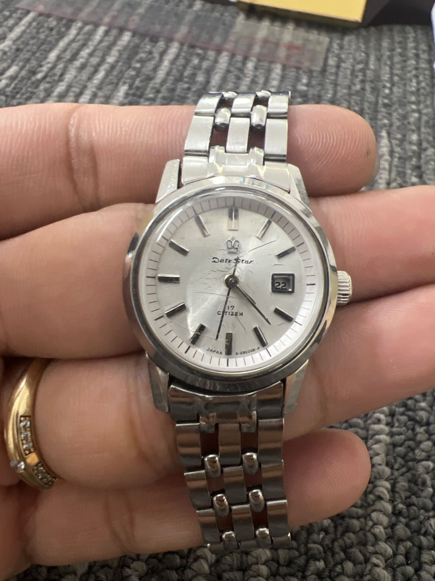Đồng hồ hồ Citizen cơ cót size 25mm, 17jewel, đã qua sử dụng cũ trầy xước, mới 90%