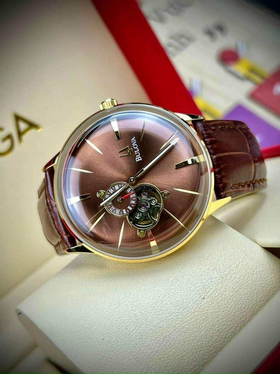 Đồng hồ nam bulova dây da cơ automatic chuẩn Nhật Bản xịn chống nước tuyệt đối size 42mm.