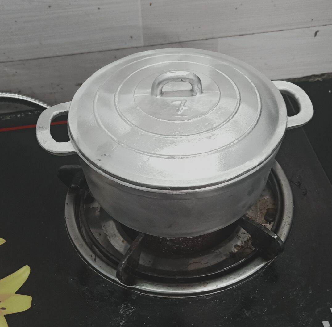 NỒI GANG ĐÚC BẰNG THỦ CÔNG MỸ NGHỆ (17.5CM)