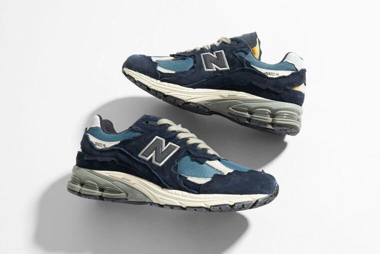 New balance 2002r tặng vớ xịn