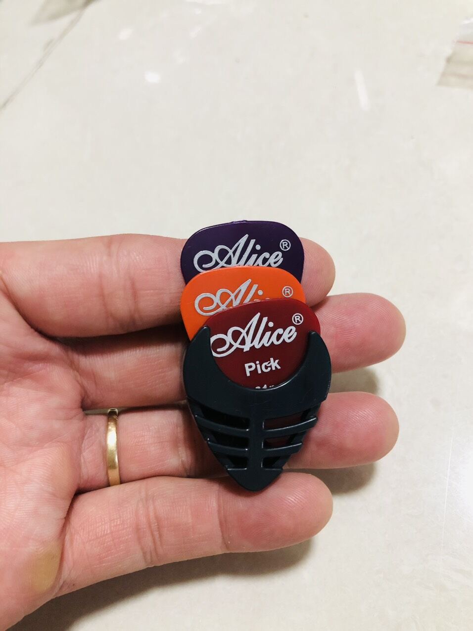 Hộp đựng phím đàn guitar mẫu giọt nước màu đen - Pick holder hộp pick guitar - Duy Guitar Store phụ kiện guitar Sale rẻ dưới 49K