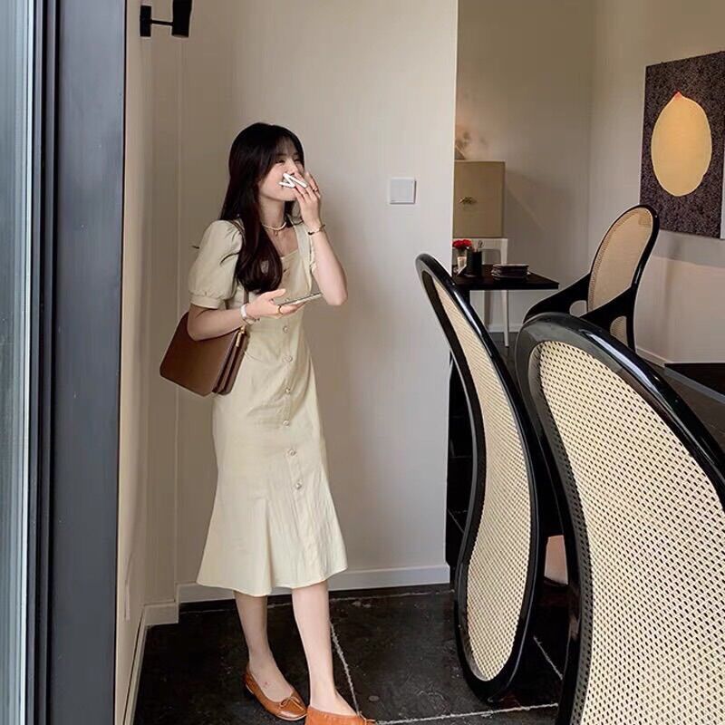 Đầm nữ tay bồng cúc ngọc đuôi cá màu be