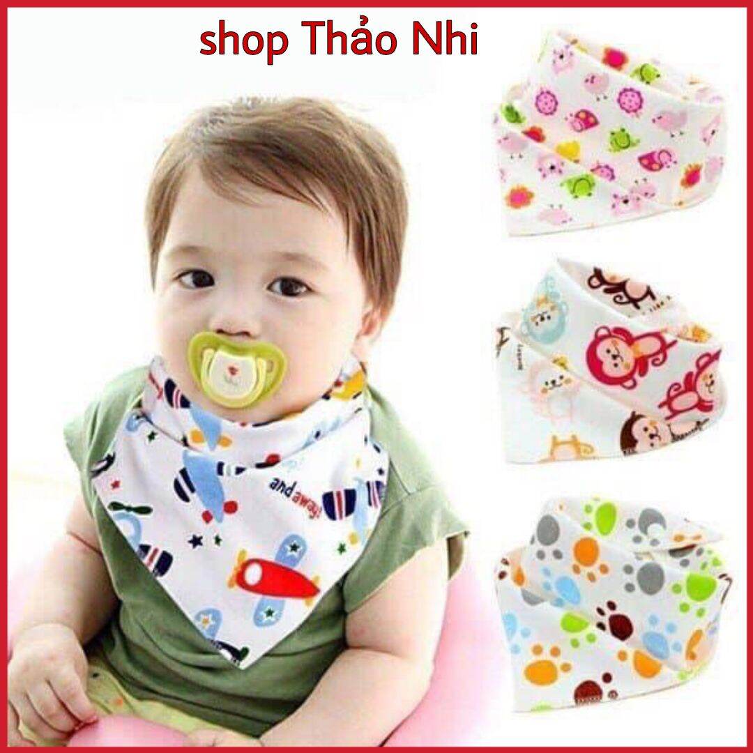 Khăn yếm tam giác có cúc bấm cho bé sơ sinh