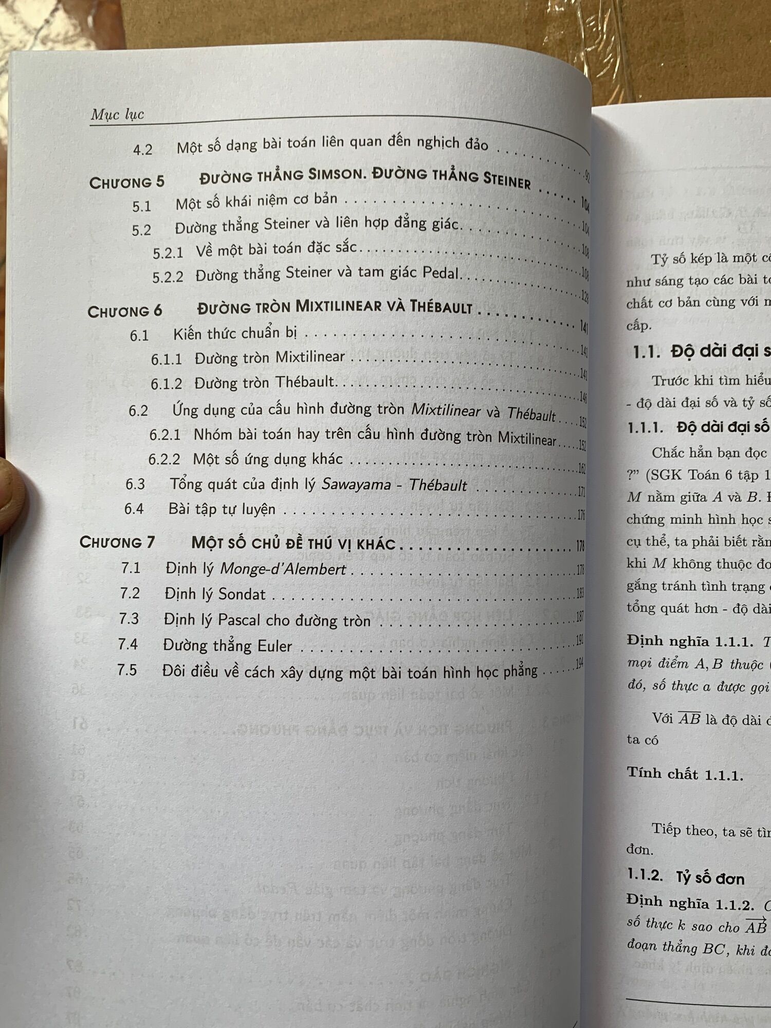 Khám phá hình học phẳng