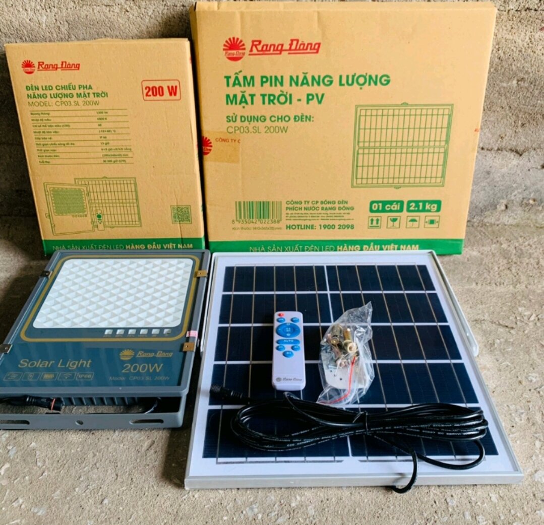 Đèn năng lượng mặt trời Rạng Đông 200W chính hãng