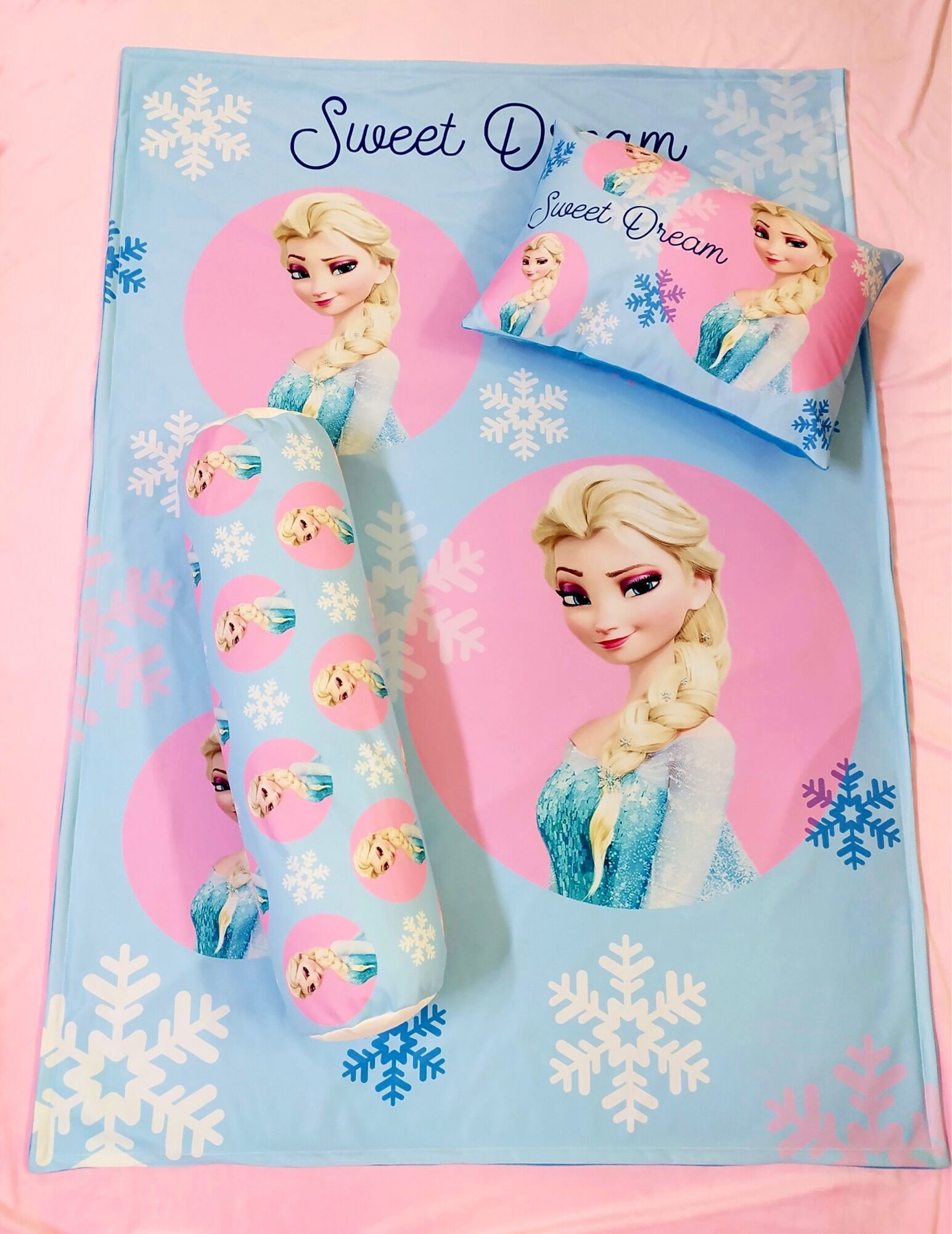 Set chăn gối Elsa Sweet Dream cho bé mẫu giáo