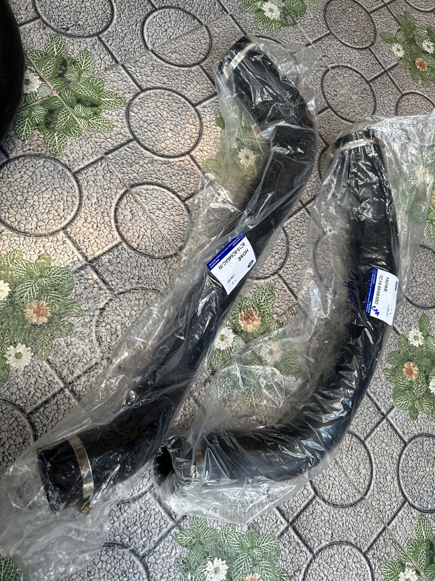 Ống turbo ford transit 2010-2021 oem