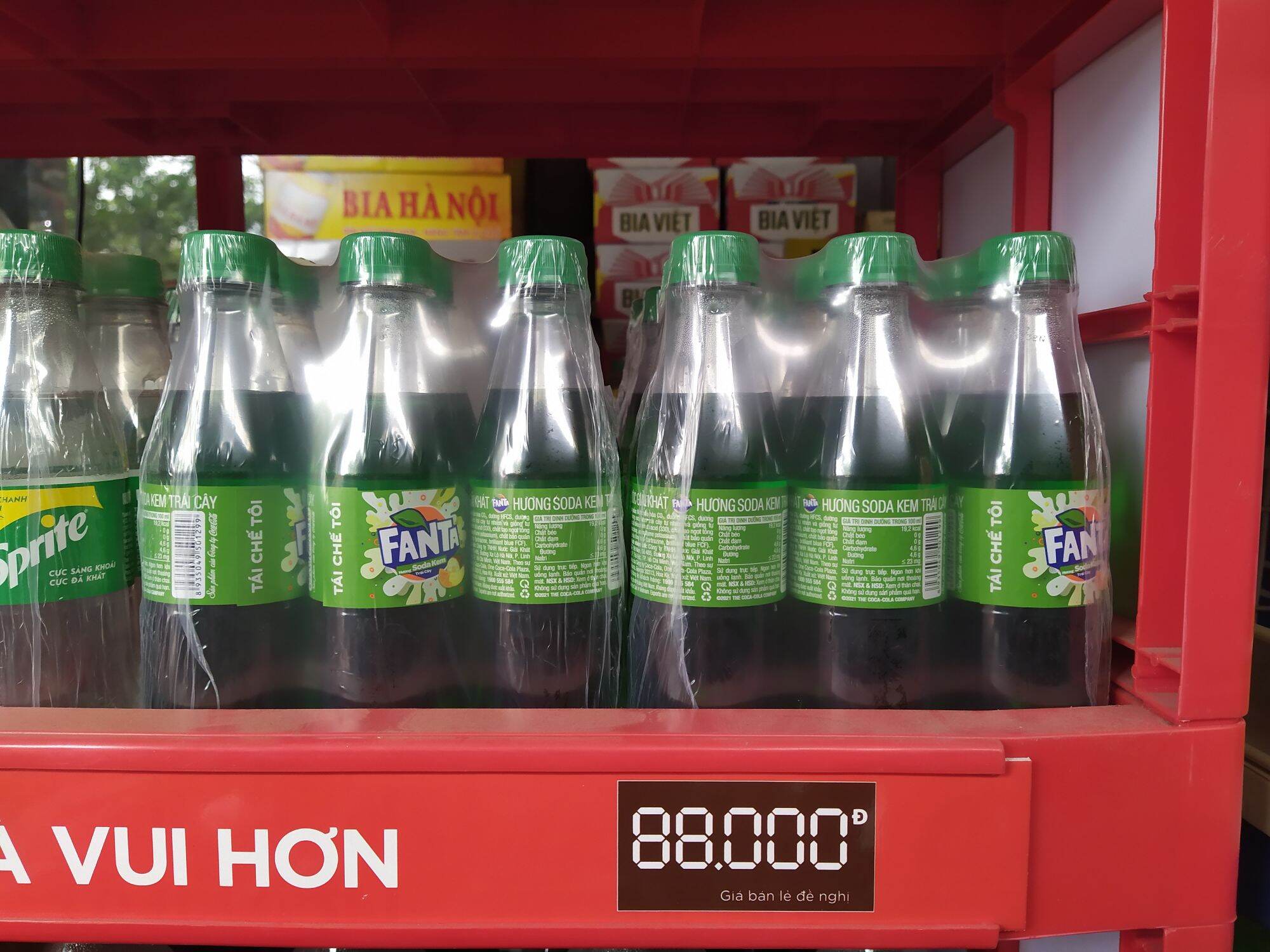 Fanta soda kem chai nhí , lốc 6 chai x 300ml