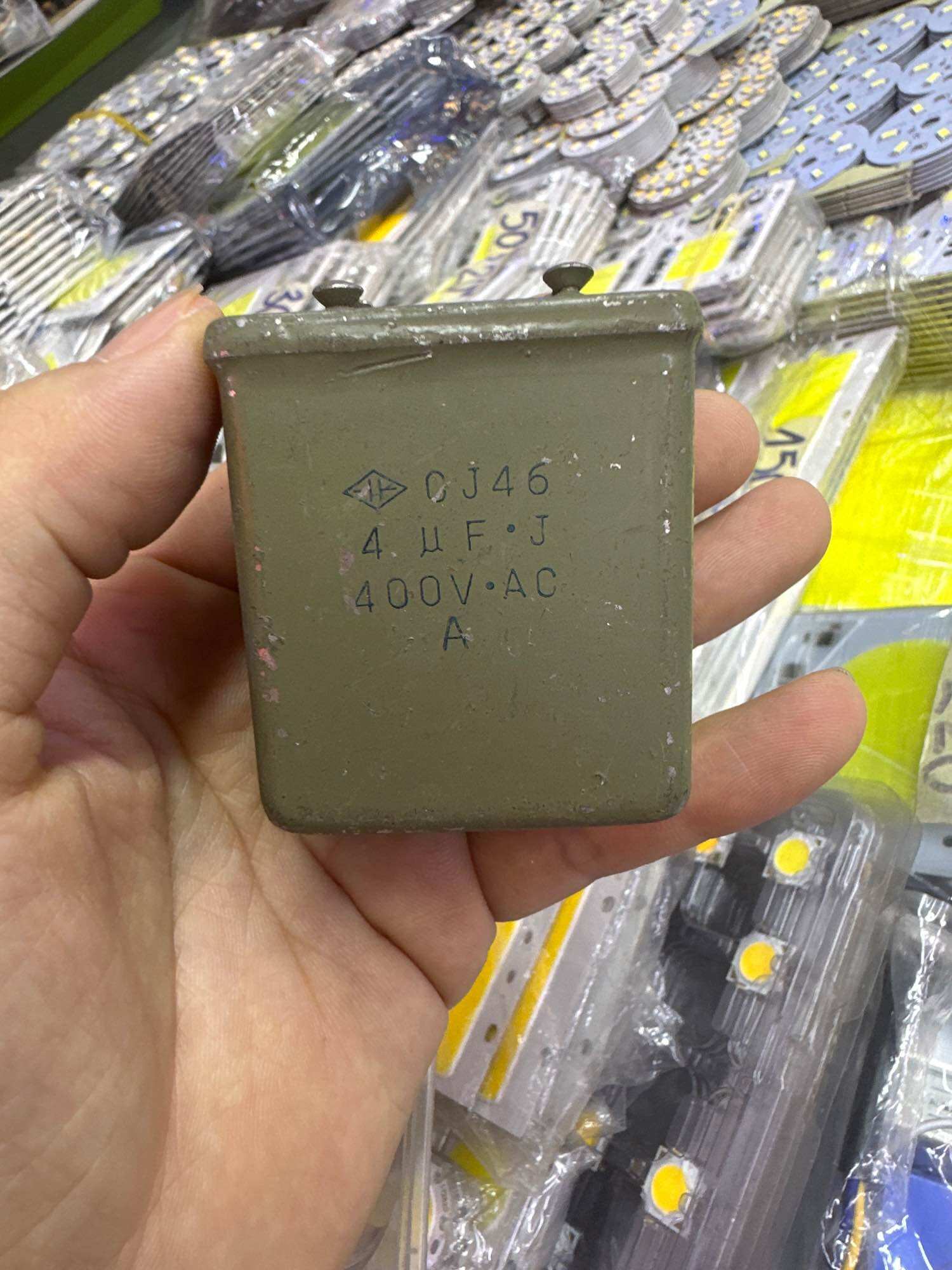 tụ nga 4uf 400v