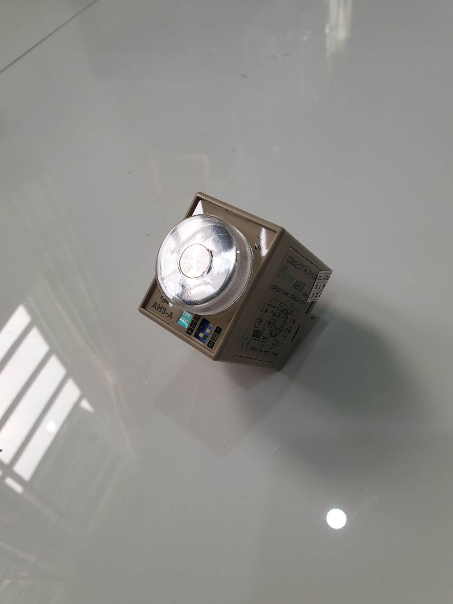 Rơle thời gian AH3 220V.