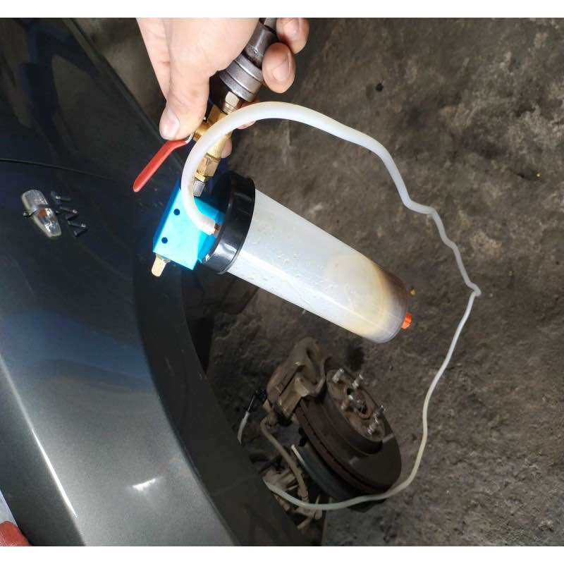 Bình hút dầu thắng ô tô xe máy