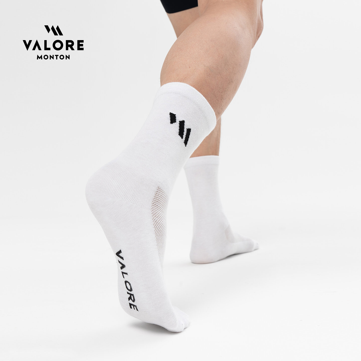 Pressure Knit Socks for Cycling Sports Running with Breathability & Reflective Design - 2