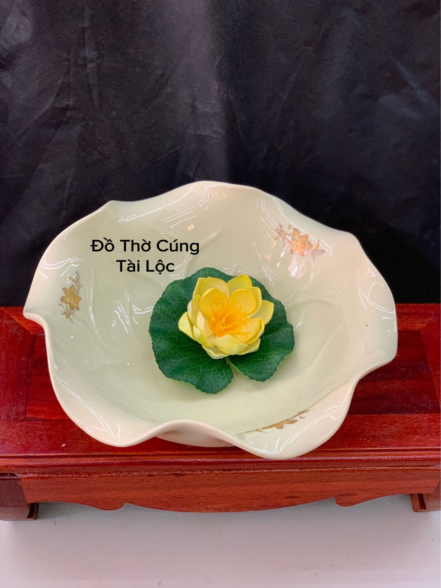 Bát thả hoa màu vàng kim, bát sen minh đường tụ thuỷ thả hoa trưng bàn thờ thần tài