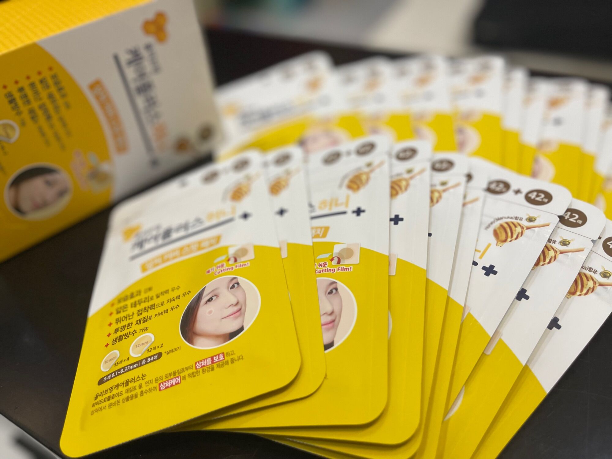 [102 miếng] Miếng Dán Mụn Careplus Của Olive Young