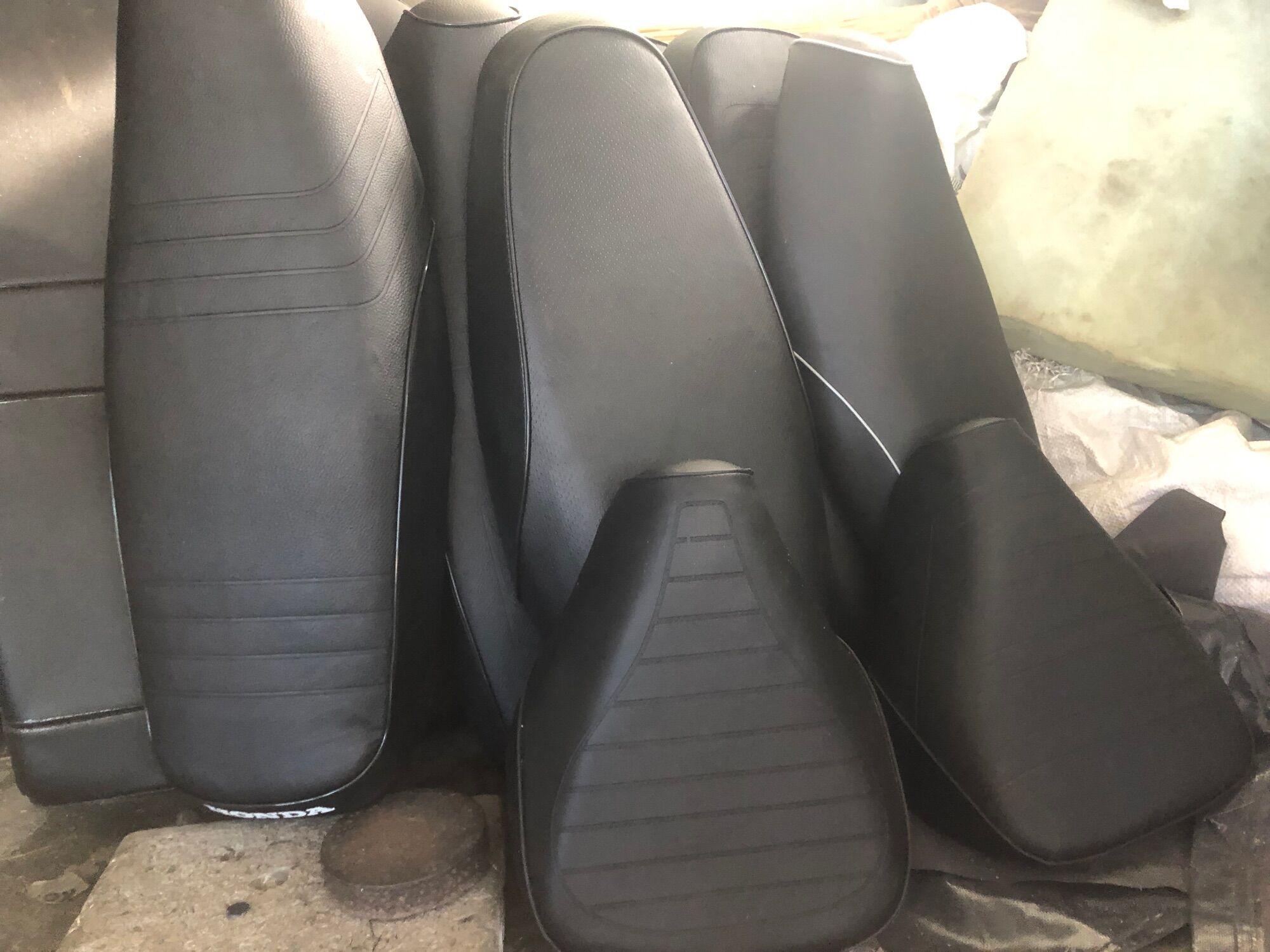 Yên Xe Sirius(Đế mút và vỏ bọc sẵn)