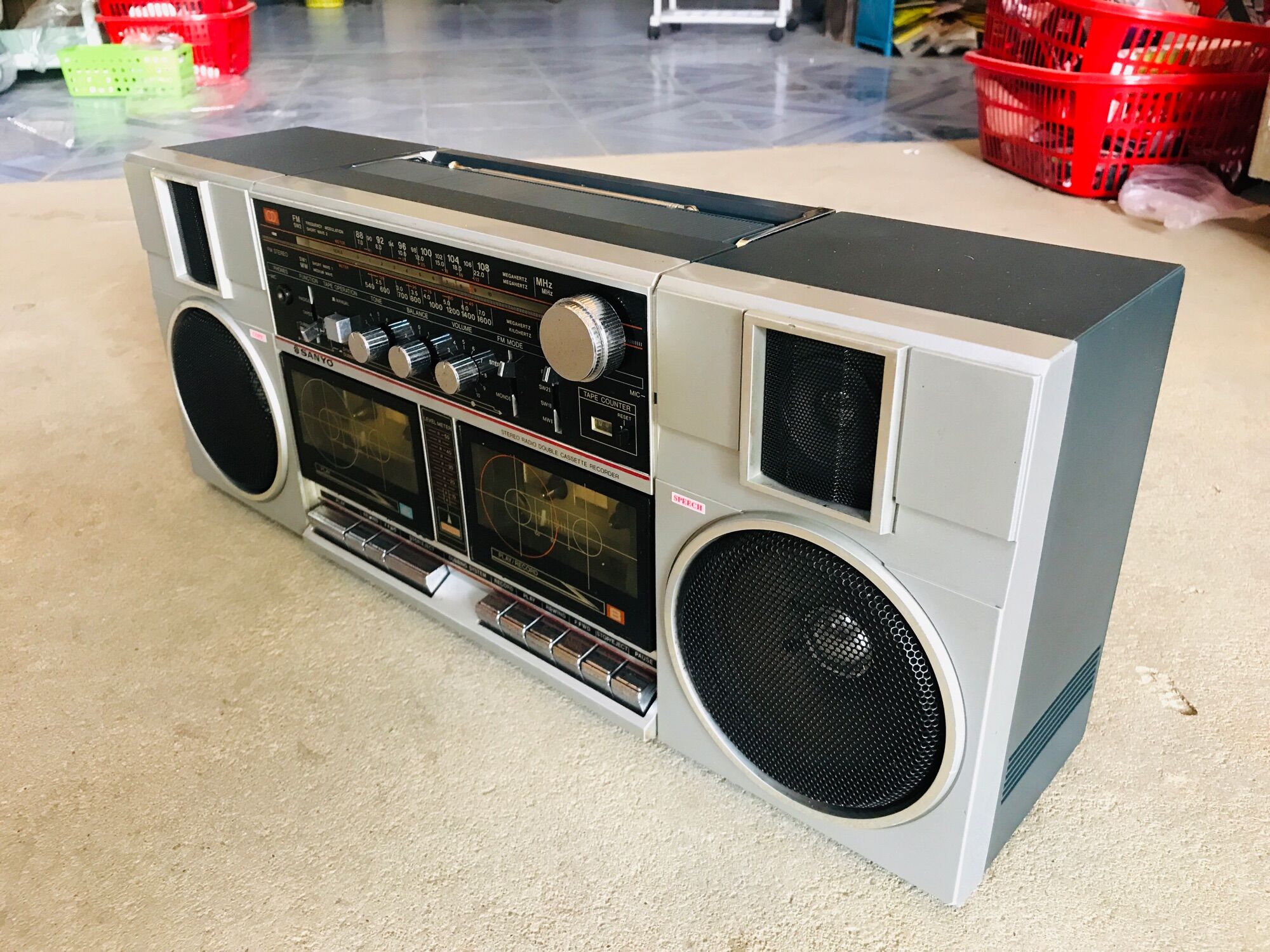 Đài Radio cassette Sanyo cực mới