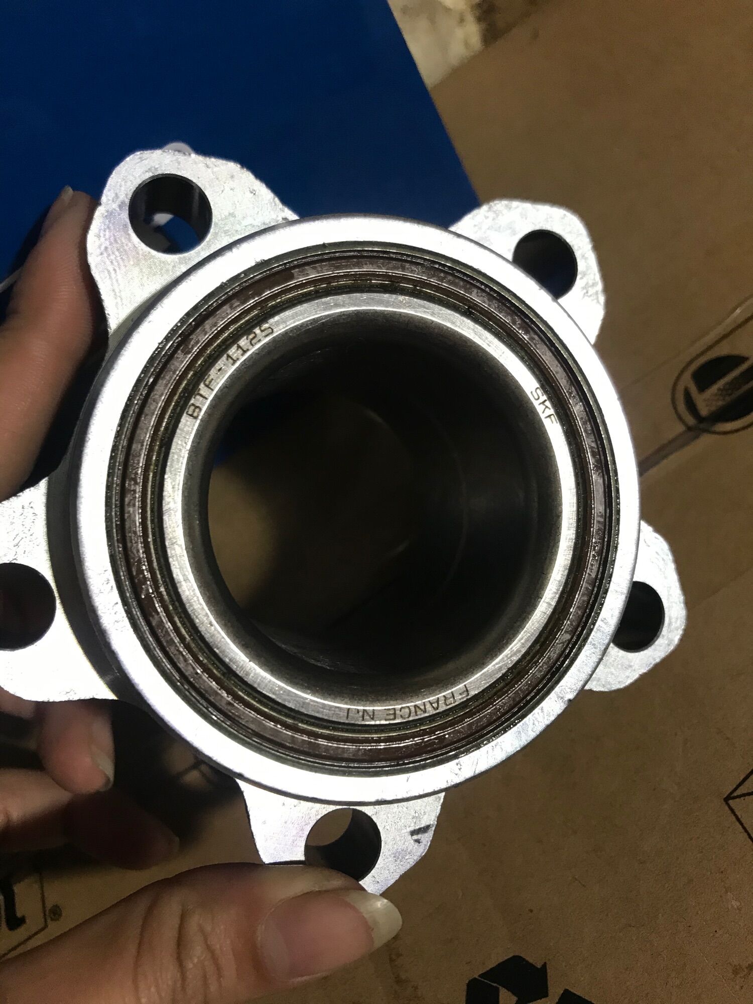 Bạc Đạn Bánh Trước Ford Transit 2003 2006 SKF