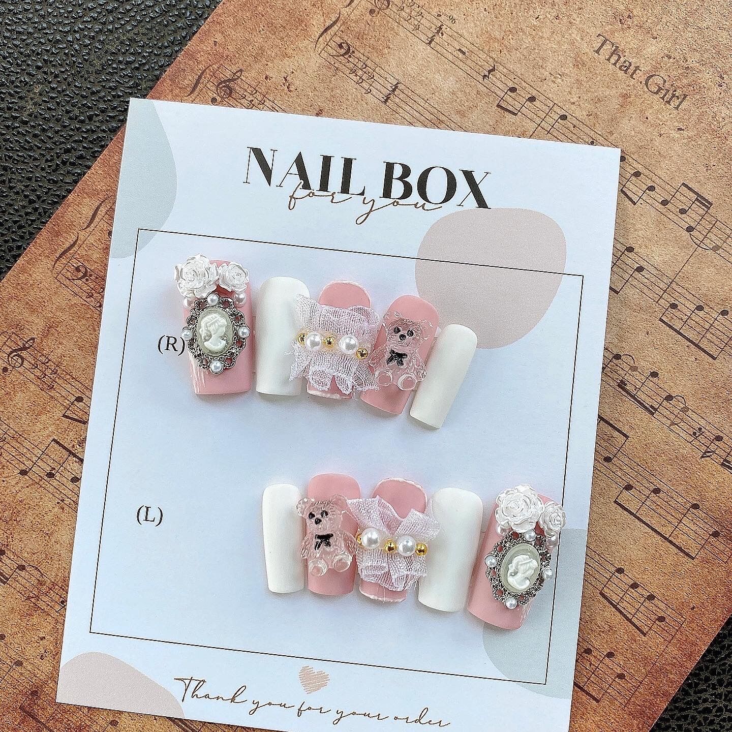 Nailbox thiết kế mẫu hồng charm