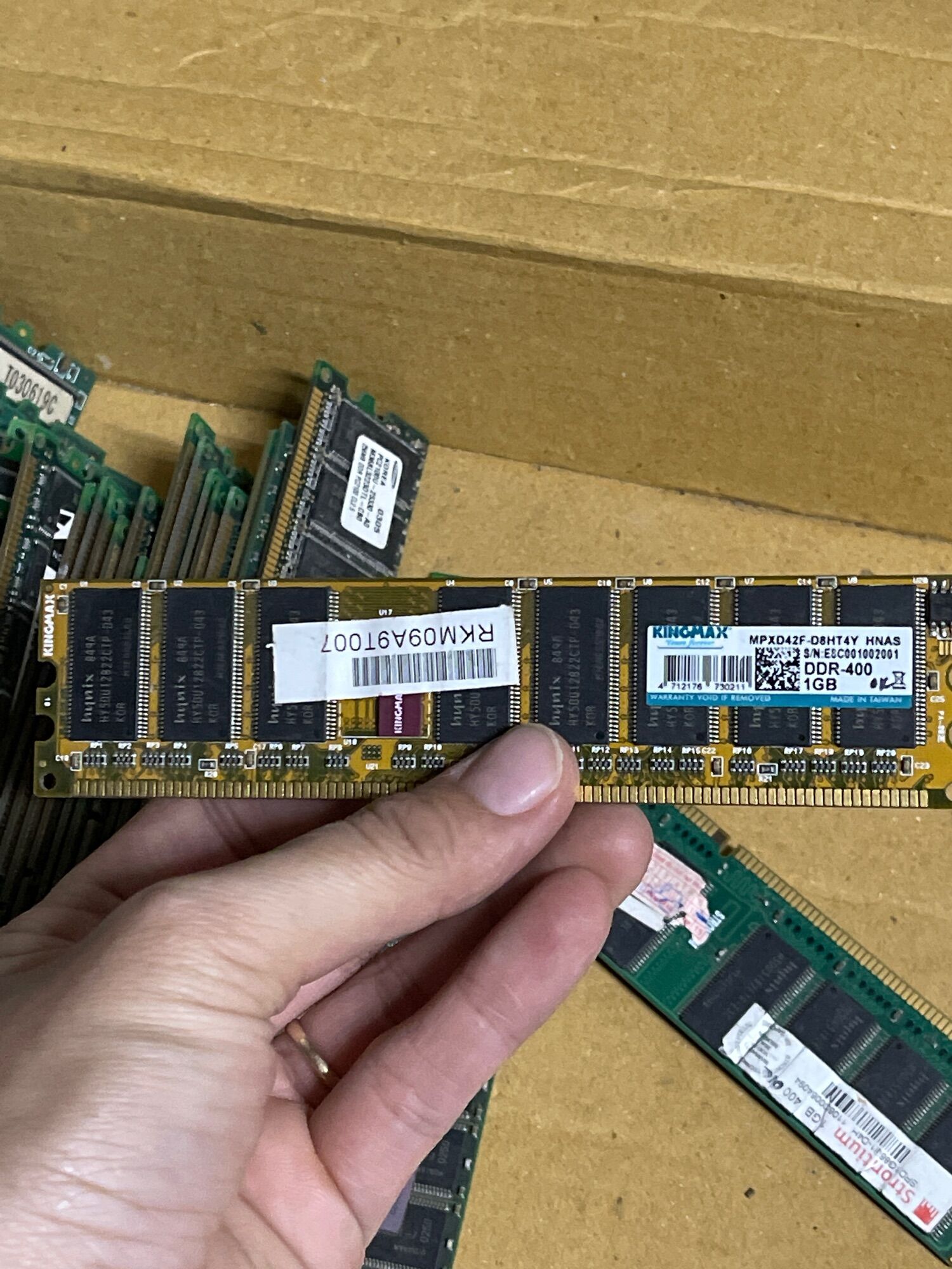 DDR desktop computer 1GB bus 333 / 400 Ram