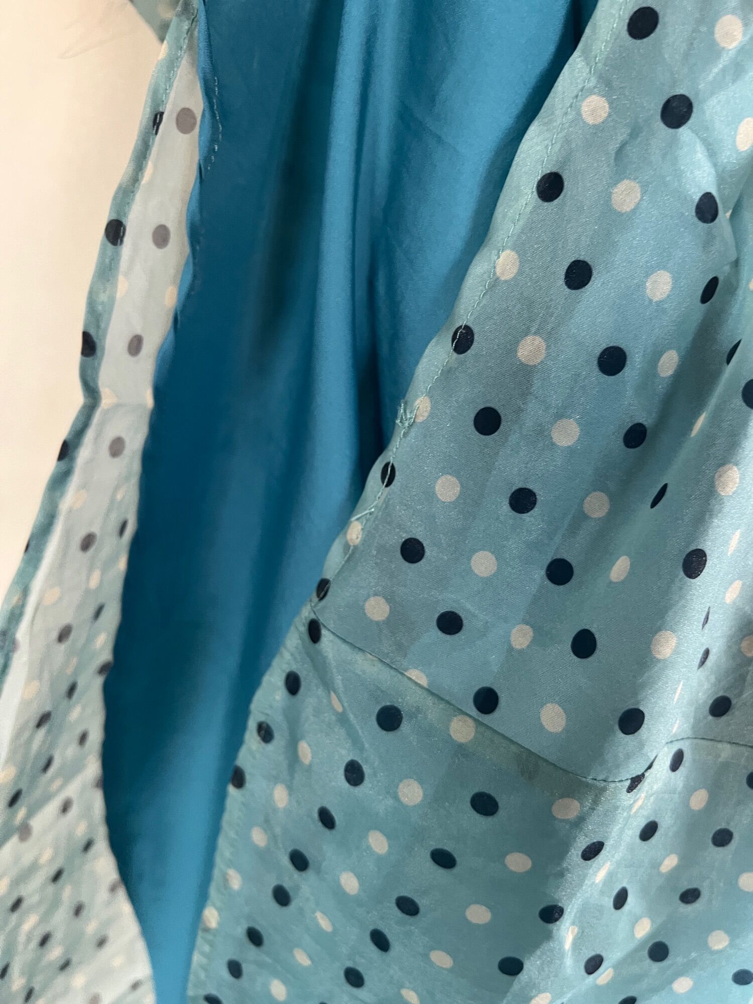 Đầm Tiểu Thơ Chấm Bi Tay Bồng sz S, new 99%