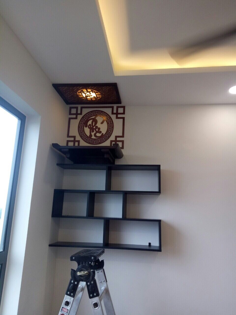 Bàn thờ treo tường ngang 68
