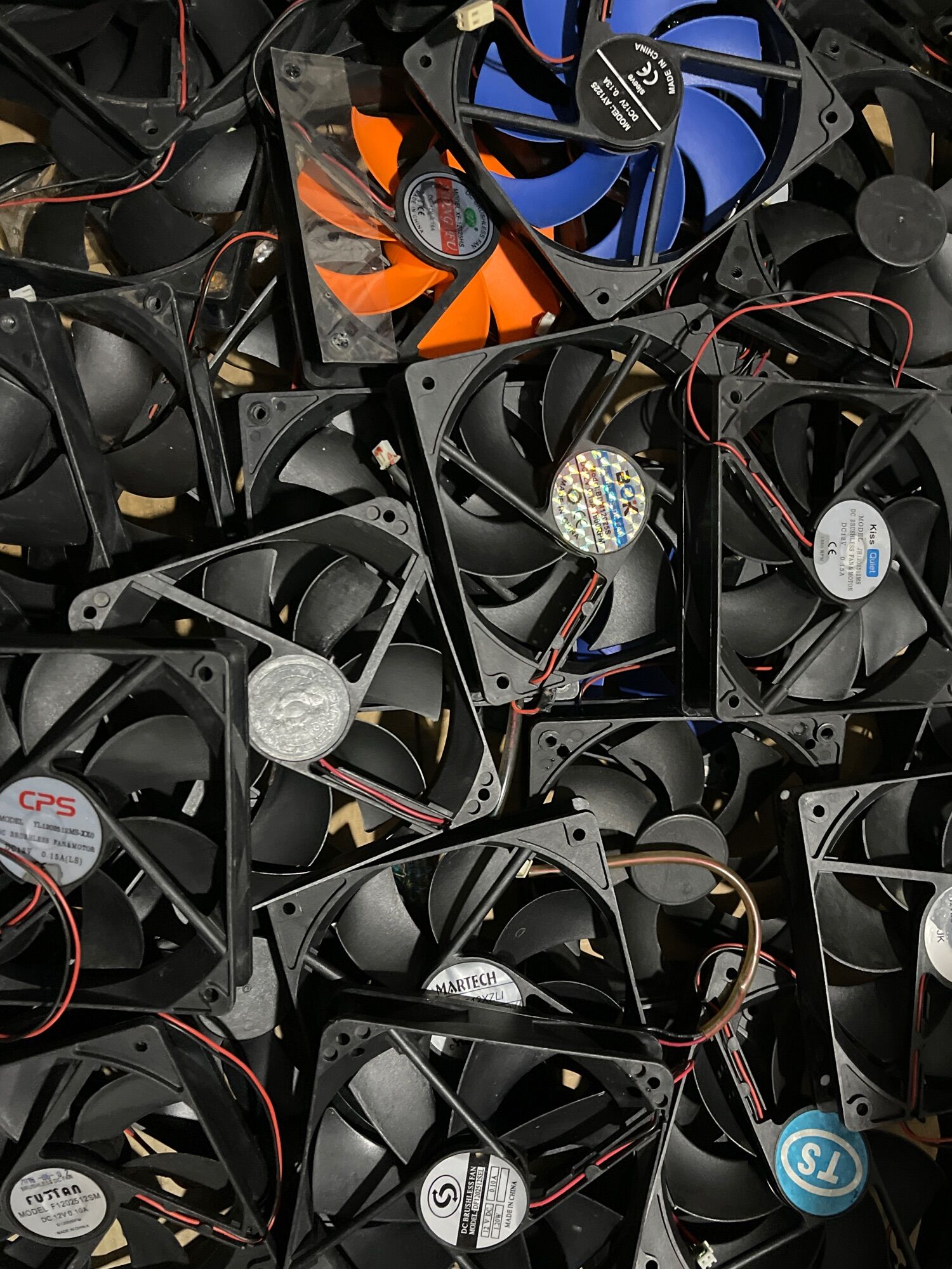 (Clearance) 12V DC fan size fan (12x12cm)