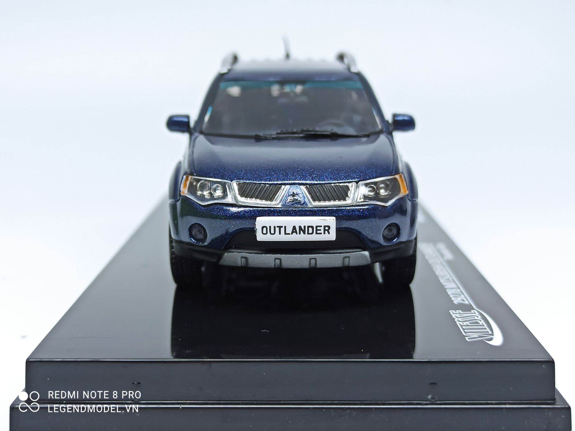 Mô hình xe Mitsubishi Outlander
