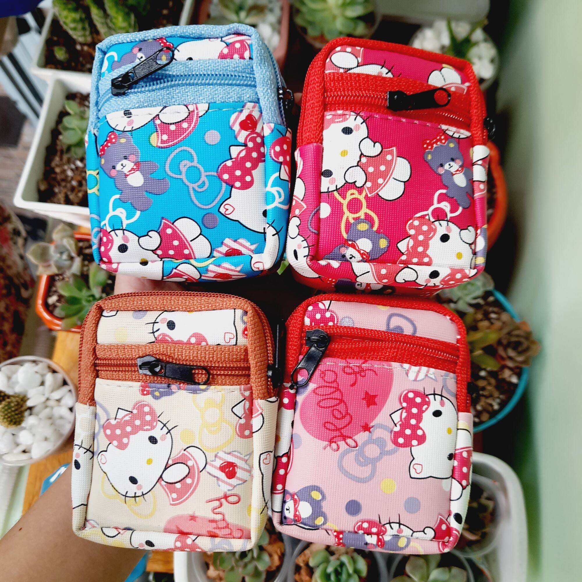 Móc khóa balô hình kitty có 3 ngăn đựng