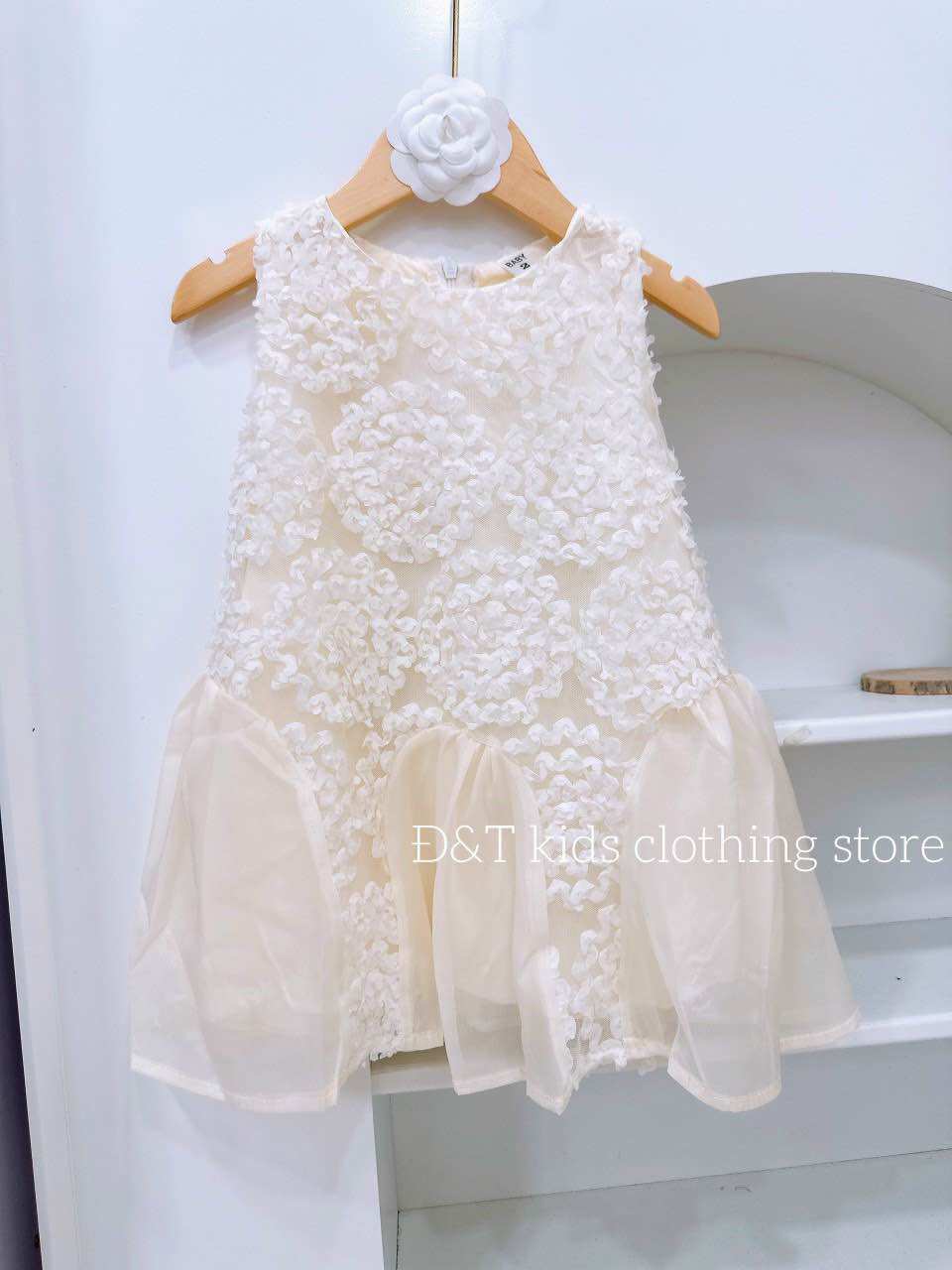 M3-Váy ren trắng bé gái 10-30kg