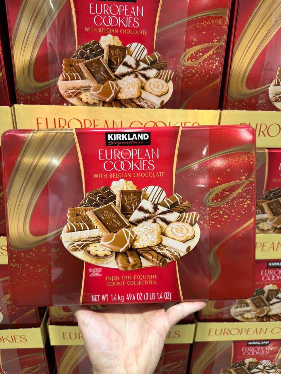 Bánh quy cookies socola Kirkland Signature European Cookies 1.4 kg của Mỹ.