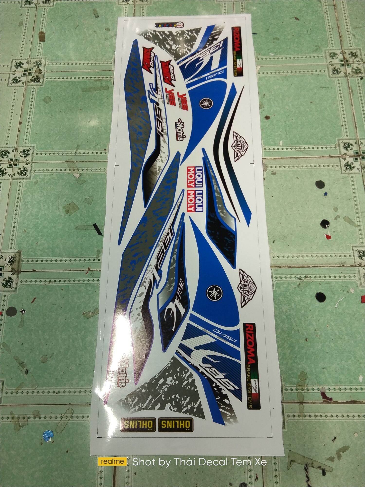 Tem rời exciter 135 mẫu LC dán xe xanh trắng . Thời gian gần đây các ae mê xe đang dọn kiểng về exciter 135 theo phong cách malaisia , shop theo xu hướng cung cấp cho ae những bộ tem mới nhất để bắt kịp xu hướng .