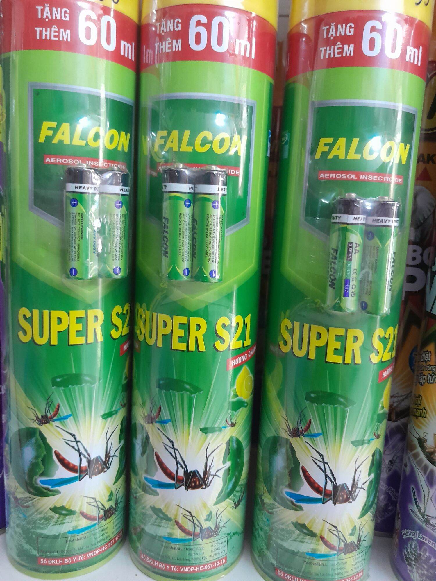 Chai xịt muỗi falcon 600ml tặng thêm 60ml + cặp pin