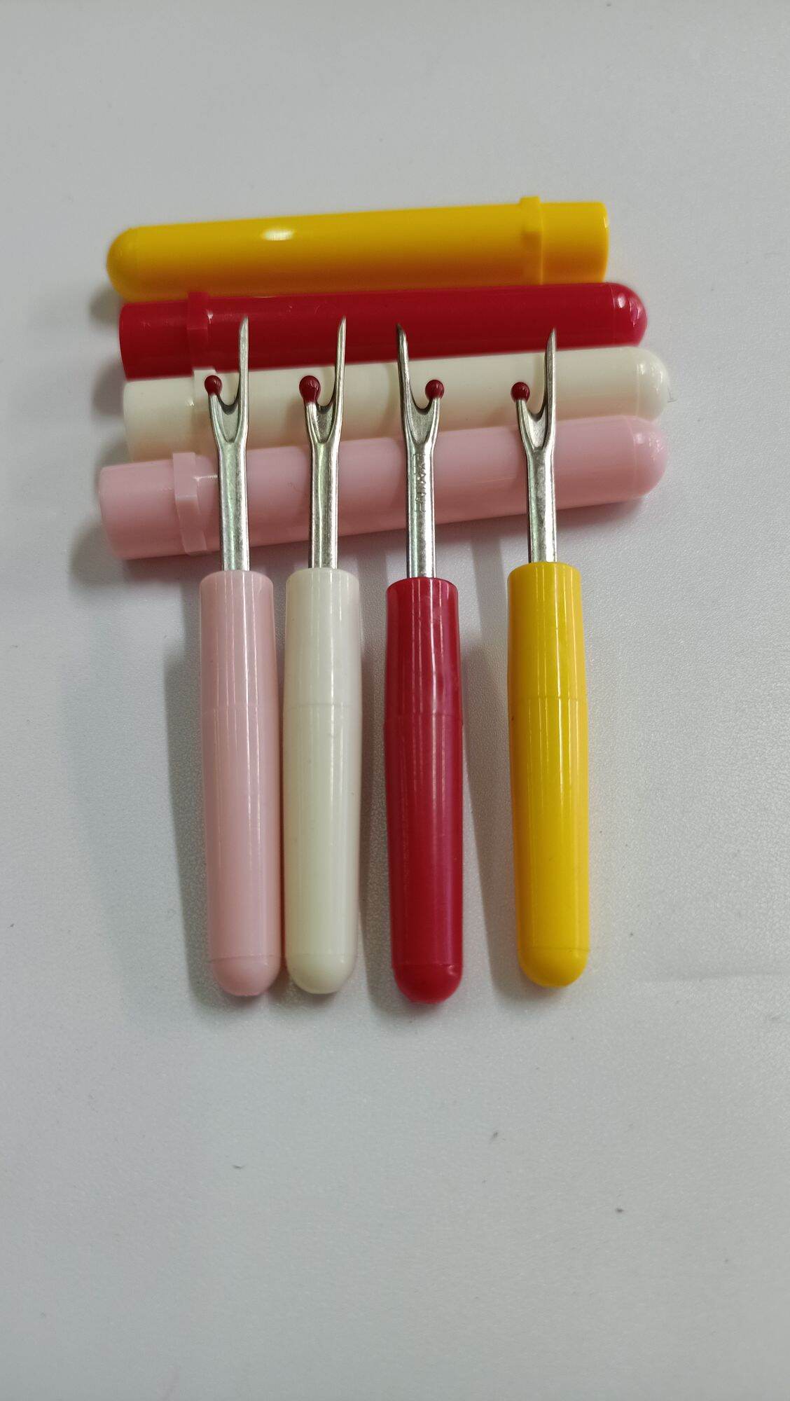 Cây tháo chỉ rọc khuy nút