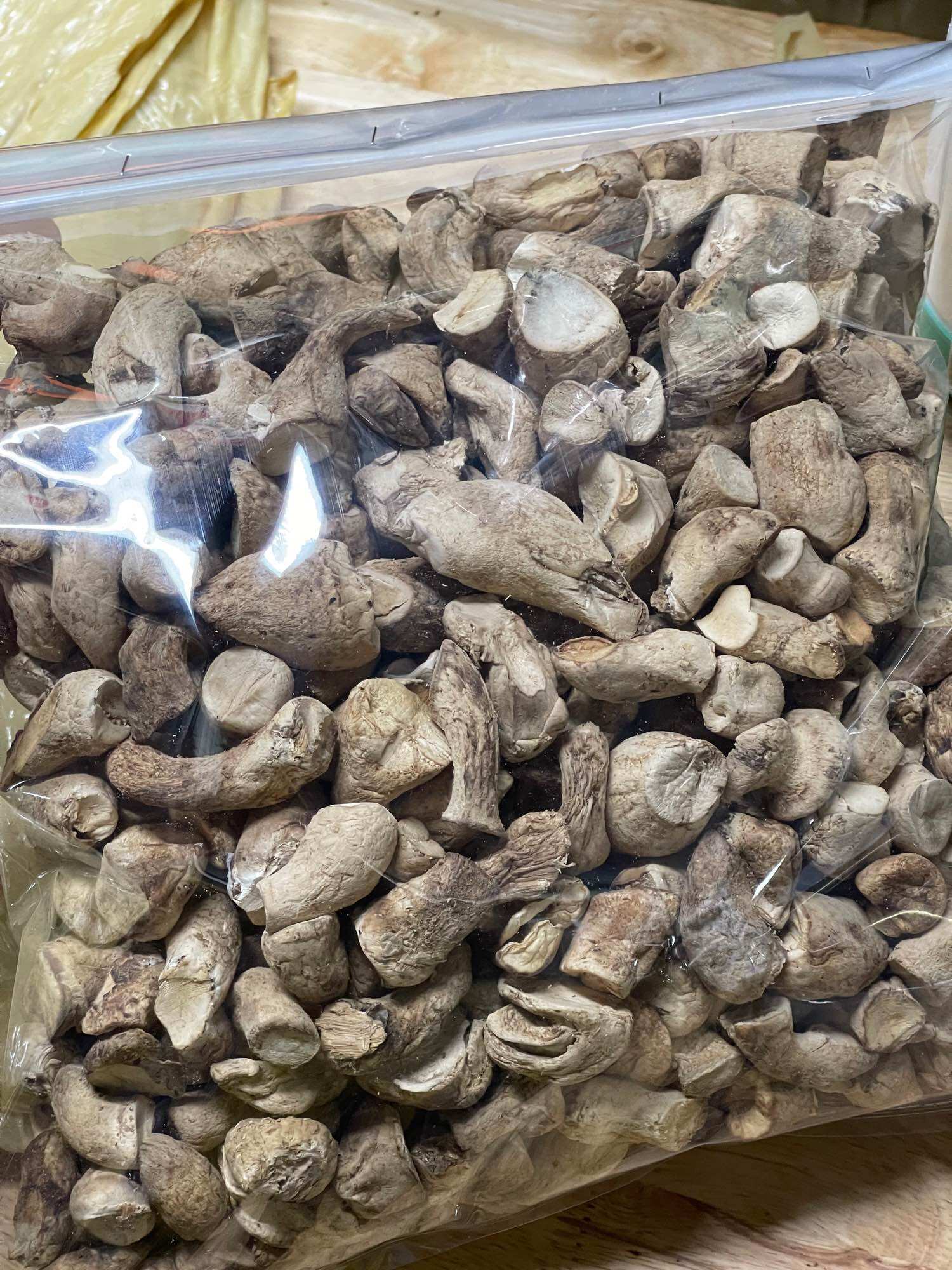 1KG chân nấm khô