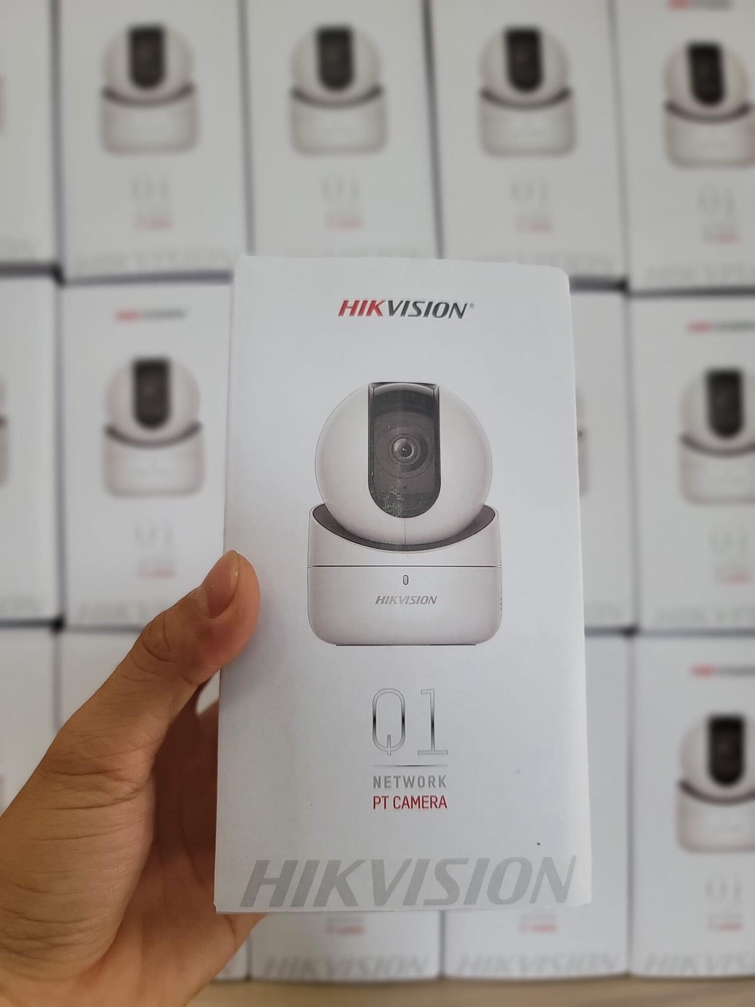 Camera IP Wifi HIKVISION DS-2CV2Q21FD-IW(B)
