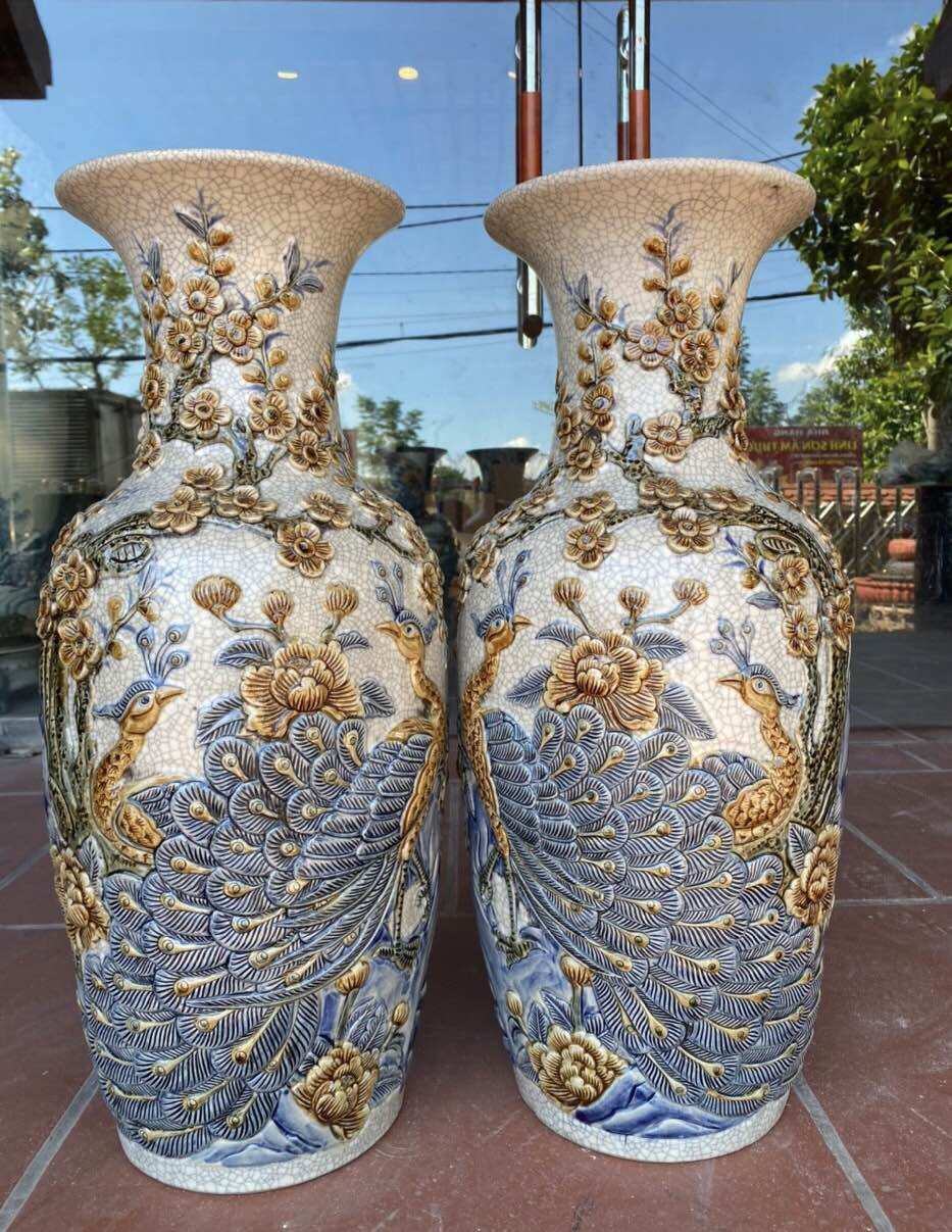Đôi lọ Lộc bình men rạn cổ, họa tiết đắp nổi thủ công. Gốm sứ Bát Tràng cao cấp