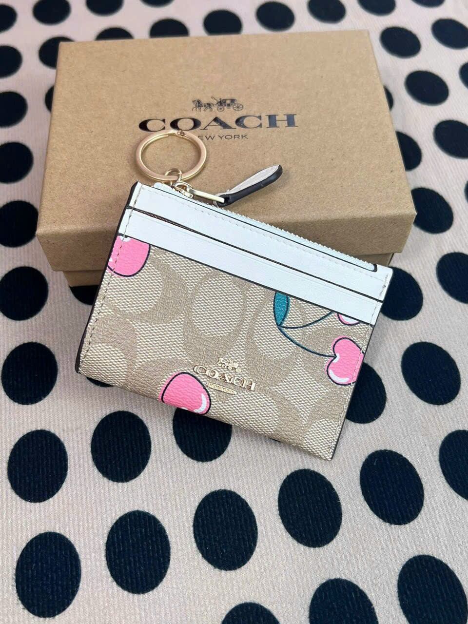 ✨✨COACH Mini Skinny Id Case In Signature Canvas With Nostalgic Ditsy Print. Mẫu ví card siêu xinh
