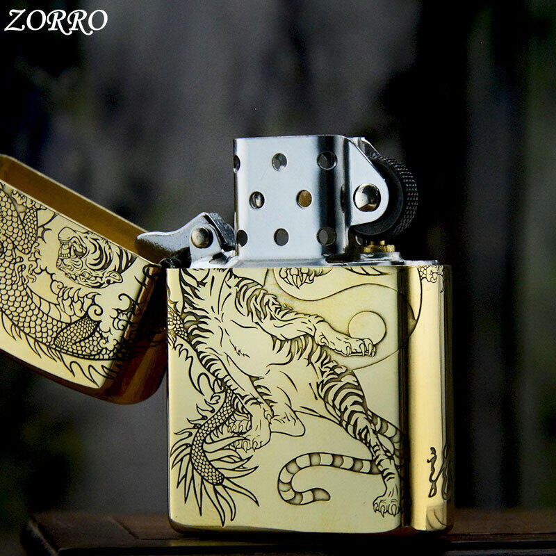 bật lửa zorro khắc long tranh hổ đấu cực đẹp ( KHÔNG XĂNG )