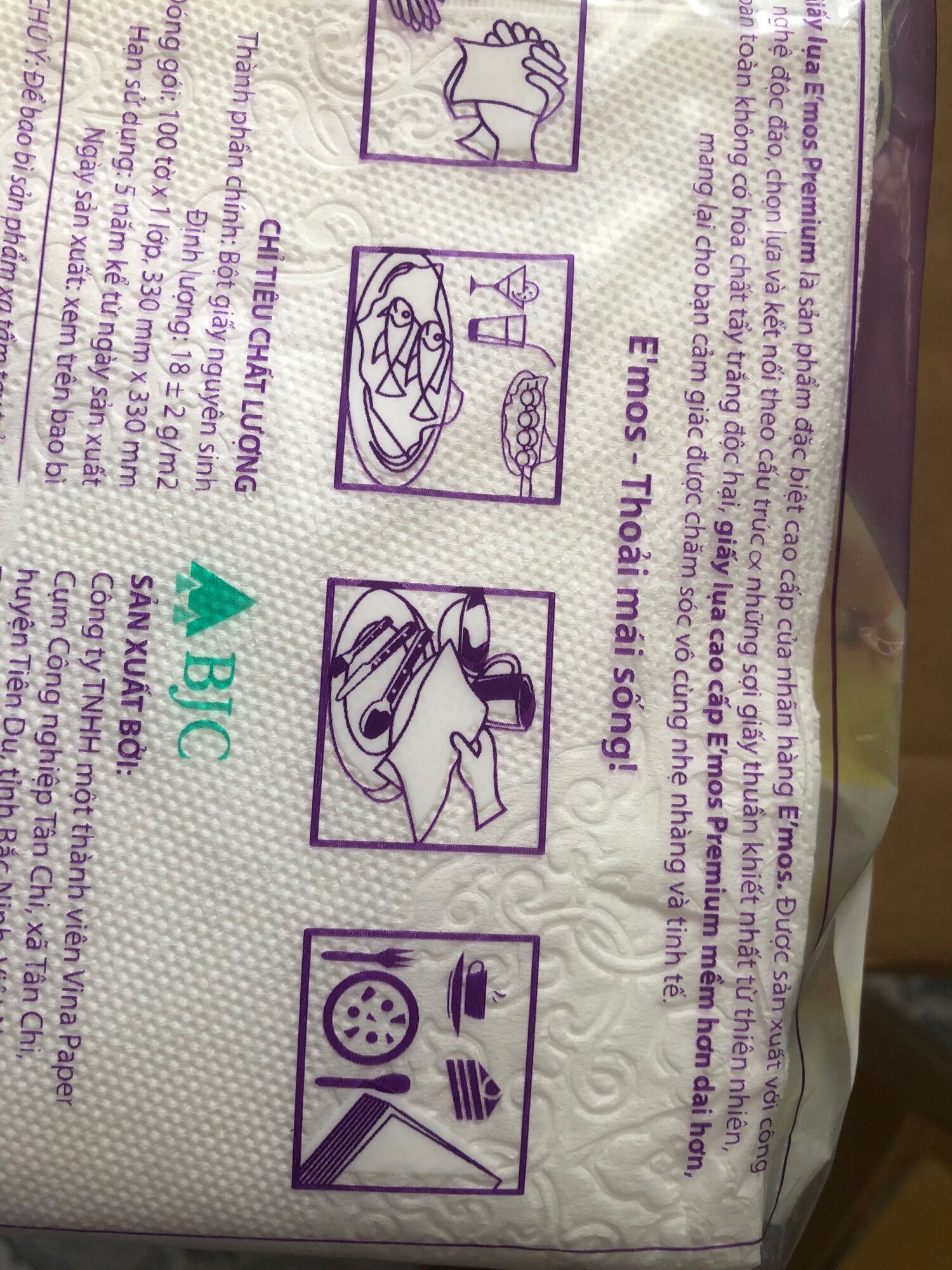 Khăn giấy vuông tím mềm mại  ( 1 gói ) 100 tờ