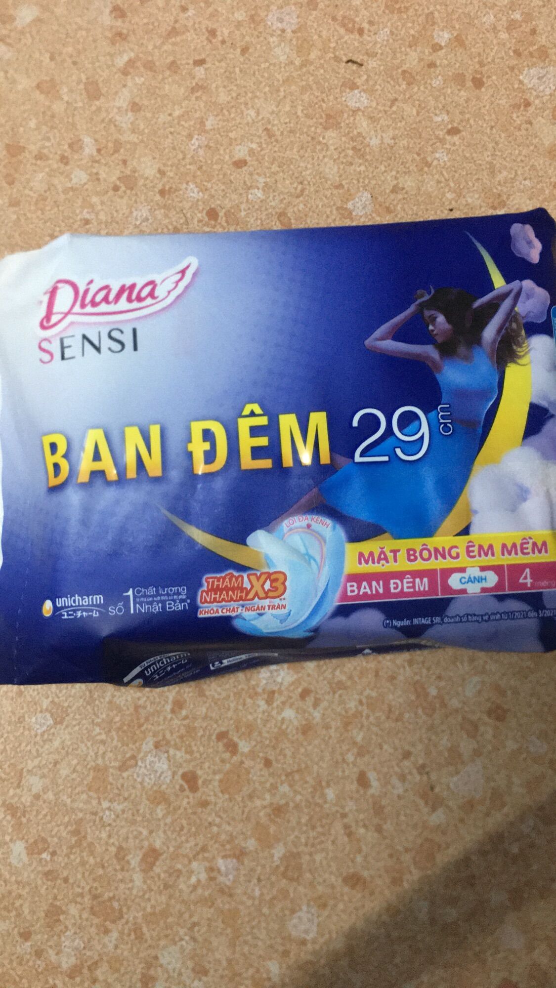 Combo 6 gói bvs diana sensi đêm 29cn gói 4 miếng , mặt bông êm mềm .