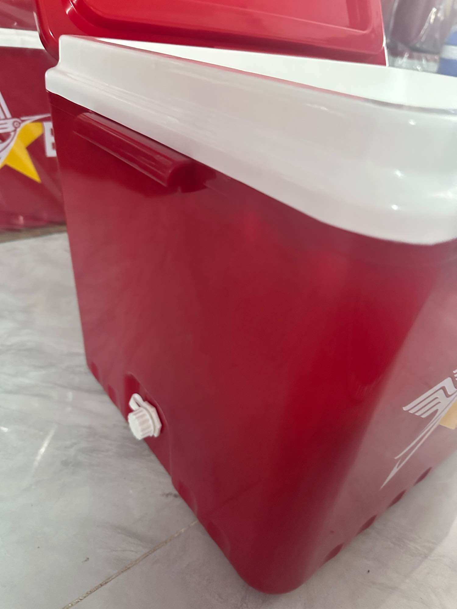 THÙNG ĐÁ 35l HKM có van xả đáy