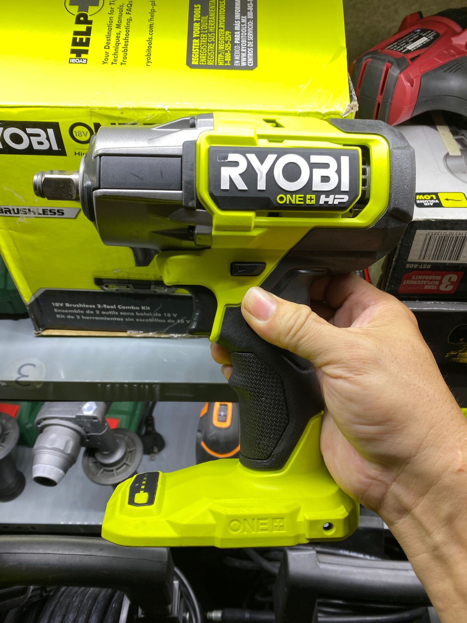 Thân máy bulong hp ryobi p262