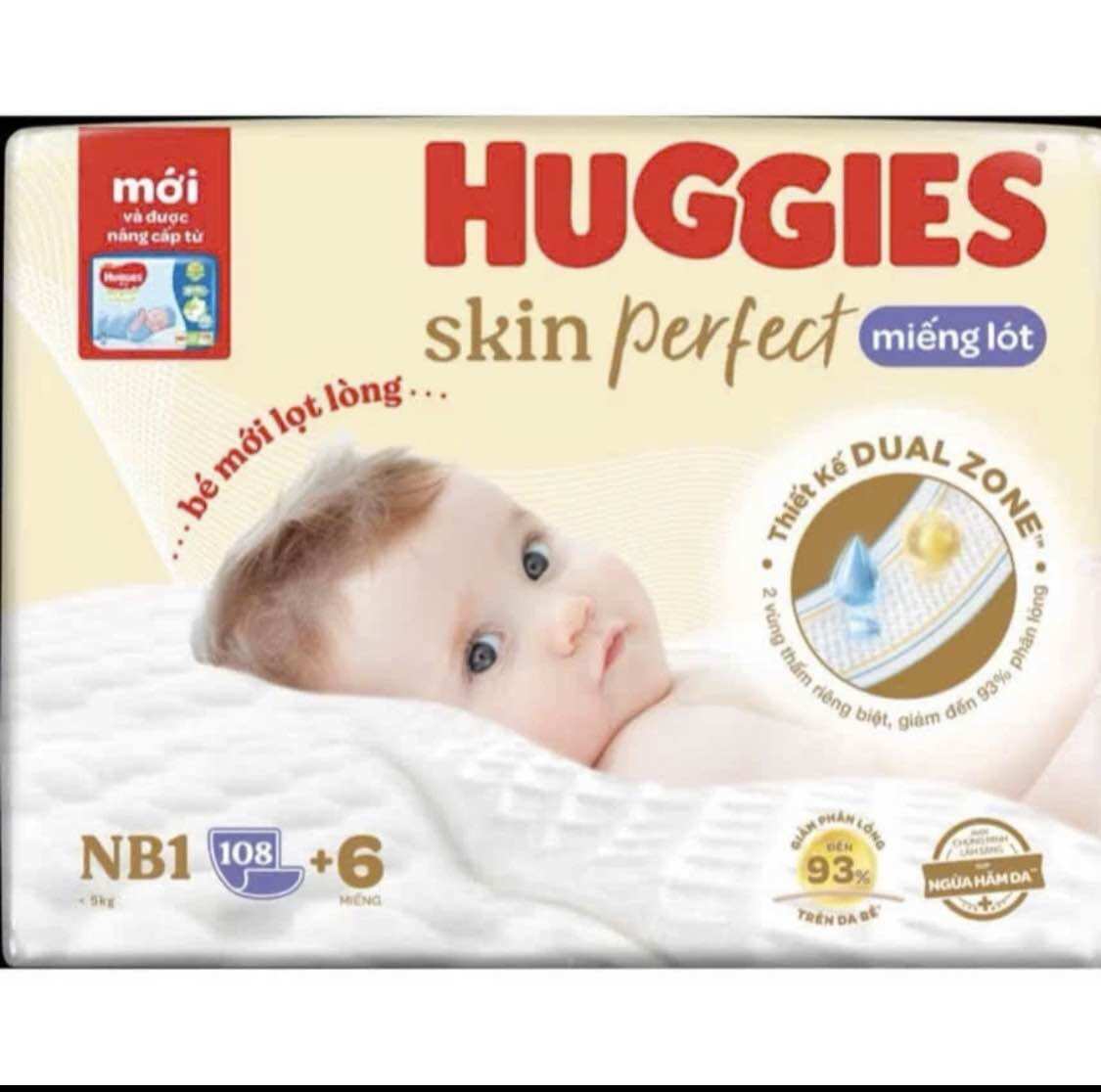  Mẫu mới tặng thêm 6 Miếng  Dùng Kèm Tã Vải Tam Giác  - Miếng Lót Sơ Sinh Huggies NB1 108 miếng - Miếng lót newborn Huggies cho bé < 5 kg -Hsd luôn mới 