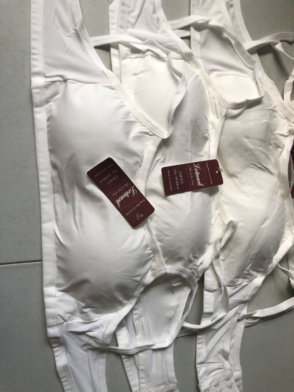 áo lót  hoc sinh  cài sau