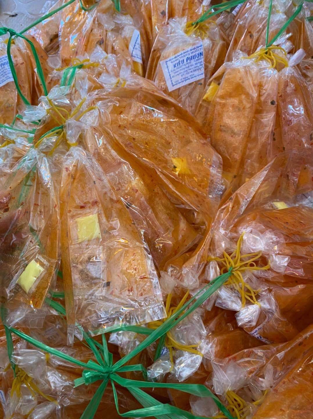 Bánh tráng xâu dẻo cuốn bơ