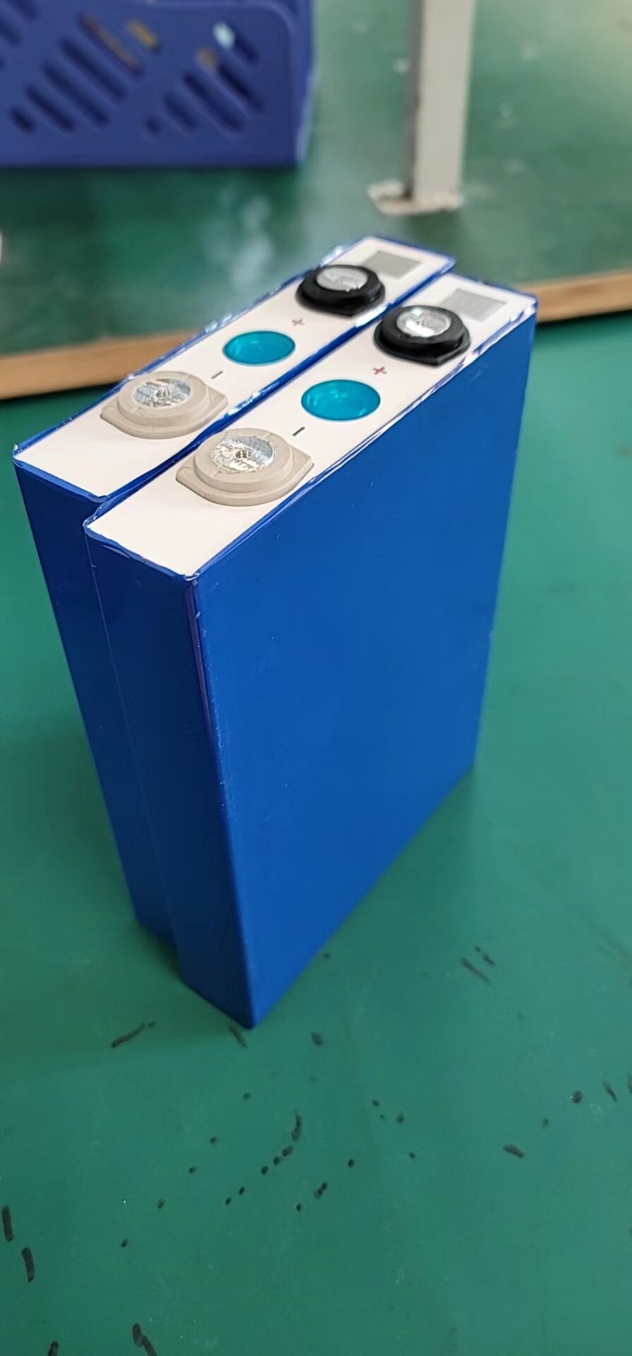 Pin lithium sắt phophate lifepo4- 3.2v56ah mới 100%