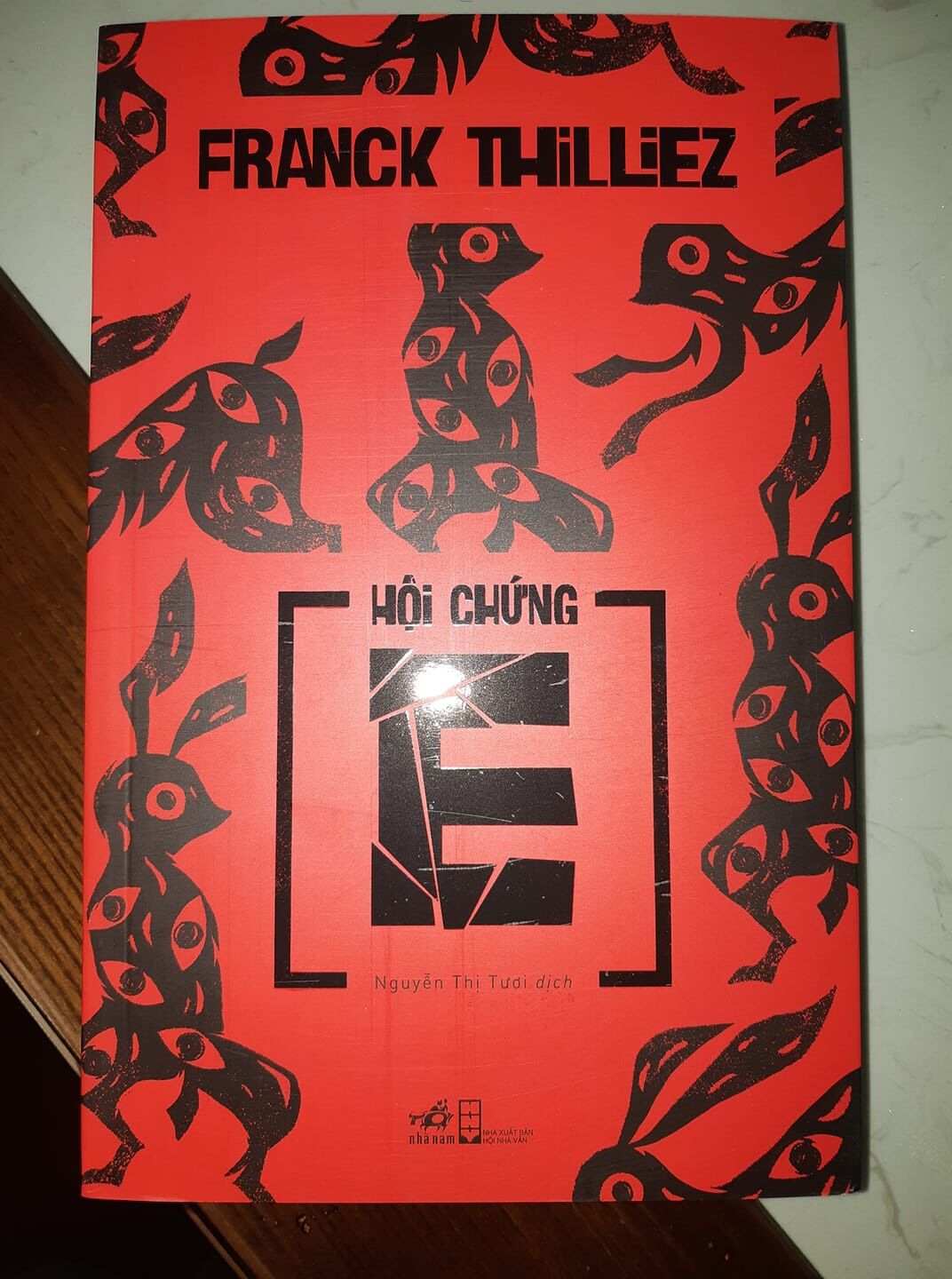Sách - hội chứng e