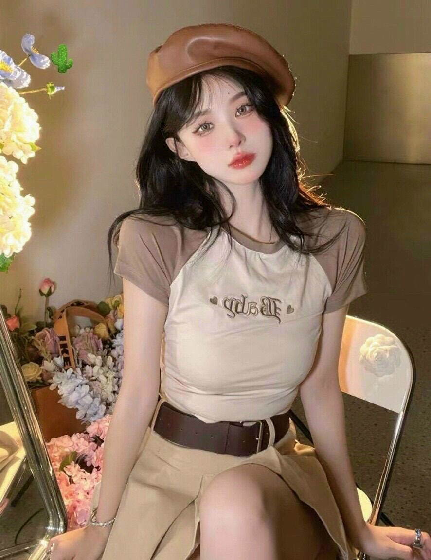 Áo croptop phối tay thêu chữ BB1